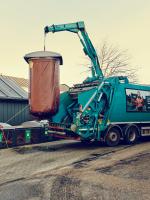 Tømning af nedgravet affaldscontainer i Aalborg